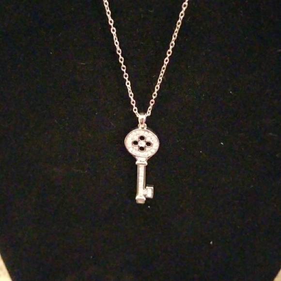 Necklace - Picture 2 of 2